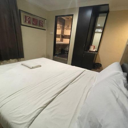 Oyo 90411 Perdana Hotel Лабуан Екстериор снимка